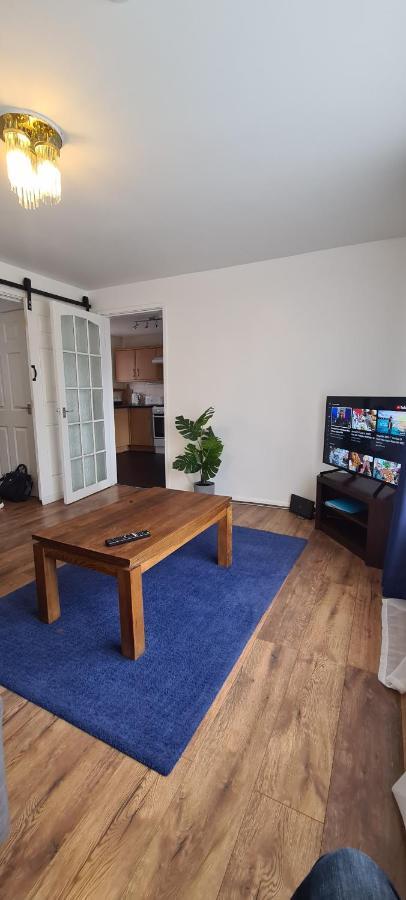 Lovely House 6 Mins Drive To Town Sleeps 1 To 6 Liverpool